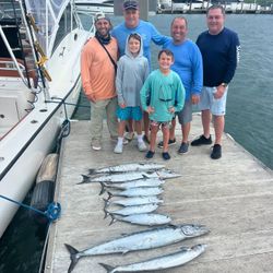 3 big fish caught by 6 people fishing in Miami