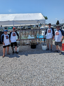 7 people enjoying a fishing trip in OH