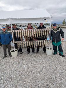 5 people fishing in Port Clinton