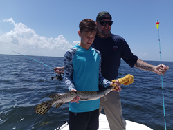 Clear skies and storm warnings: the perfect recipe for an exciting day of fishing!