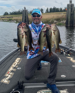 5 largemouth bass caught while fishing in FL