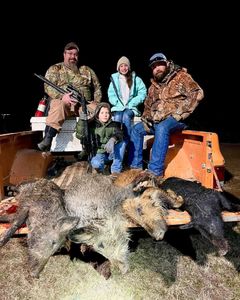 4 people hunting in TX