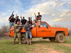 7 people hunting in TX