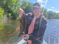 1 angler fishing in Alma