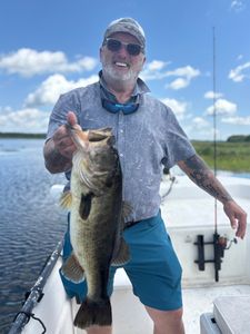 Exciting largemouth bass catch!