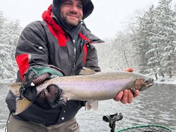 Snowy day, steelhead play! ❄️🎣