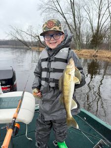 Walleye fishing success on boat in Fort Atkinson Wisconsin waters