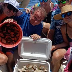 Group of 5 people on a cruises, fishing, tours adventure in Homosassa
