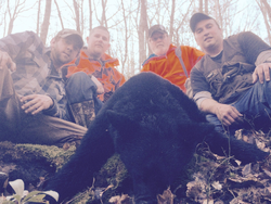 5 people hunting in Greenville