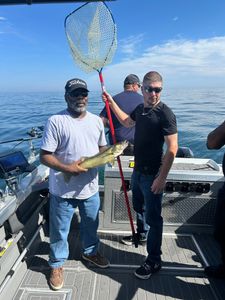 Pike-Perch in OH with 2 people fishing and tours