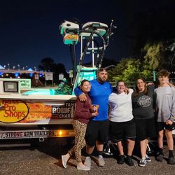 5 people fishing in Tampa