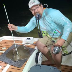 Bowfishing | Its Like Gigging But Cooler! 