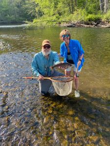 2 people fishing in Arlington