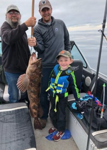 A group of 3 people fishing in Oregon