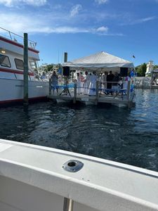 9 people enjoying a fishing trip in Destin