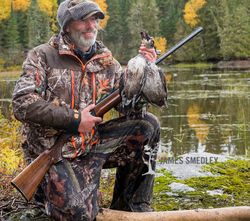 Solo hunter in Ontario catching their prey