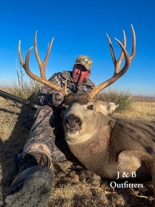A lone hunter in Colorado on the hunt