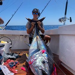 Massachusetts  Fishing Trip Yellowfin Tuna Catch!