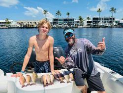 2 people enjoying cruises and tours in FL