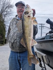 Angler with big fish at Sturgeon Bay