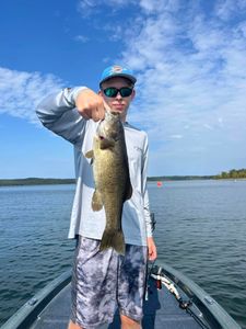 1 person fishing in Kimberling City