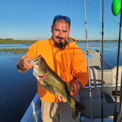 Finest lake fishing in Florida, fishing bass