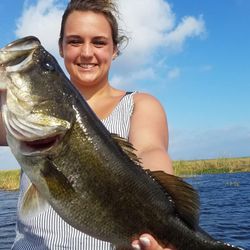 Angler catches a 20-inch fish while fishing in FL
