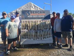 6 anglers enjoying a great fishing trip in OH