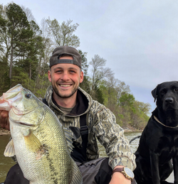 Two people fishing in Nashville