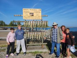 Six people enjoying cruises and fishing in OH