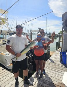 3 people fishing in the waters of FL
