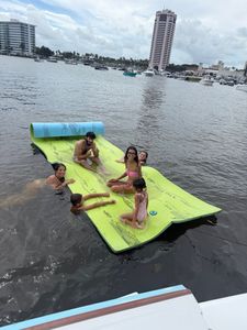 Group of 5 people on a cruises and fishing trip in FL