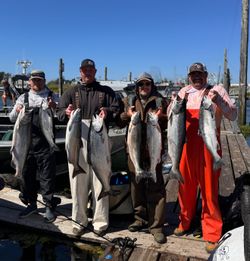 8 chinook salmon caught while fishing in OR
