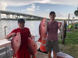 5 anglers reeled in 4 fish in Jacksonville, Florida