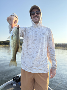 Nice Florida Bass on fly fishing with light tackle in these clear conditions!