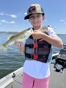 Nice largemouth bass on light tackle fly fishing today!