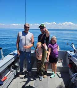 4 people fishing in Dunkirk