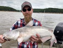 Truman Lake Catfish Fishing, MO