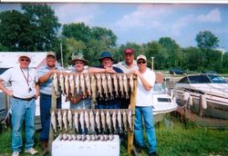 Group of 6 people fishing in Oak Harbor