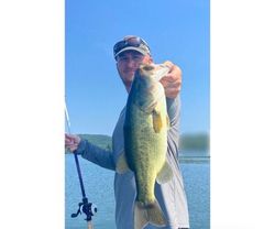 Lake Guntersville Bass catch ! Book your trip now