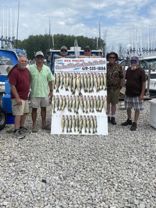 Group of 6 people fishing in Marblehead