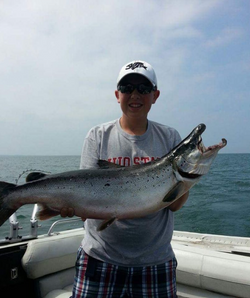 Fisherman caught a great barracuda in Mexico