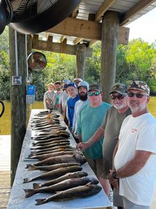9 people fishing in LA, best and great catch