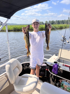 Reeling in huge catches while deep sea jigging and trolling!