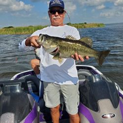 Trophy Florida bass caught during fishing tour in Fellsmere