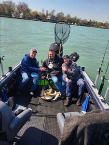 4 people fishing in Detroit