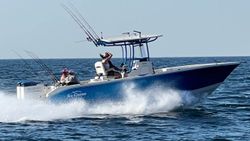 A lone fisherman in TX catching a 286-inch fish with a fishing technique