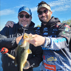 Two anglers enjoy a fishing tour in Fort Lauderdale