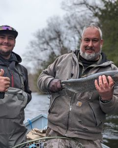 Two anglers fishing in Altmar