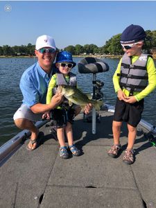 3 people fishing in TX